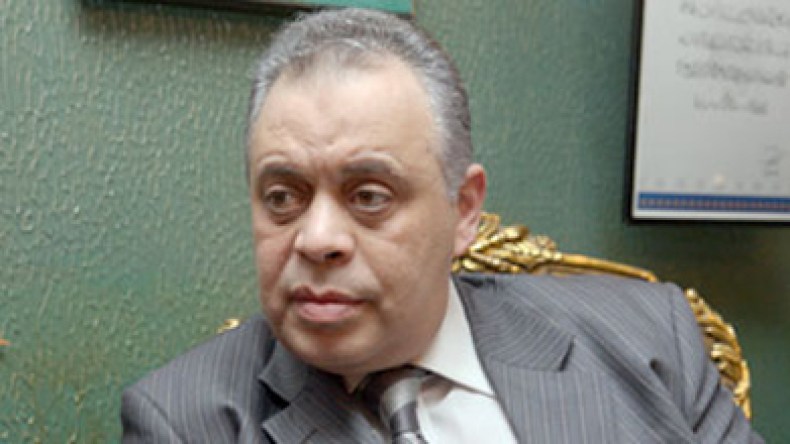 أشرف زكي ينقلب على عقبيه ويطلب الصلح مع الجزائر