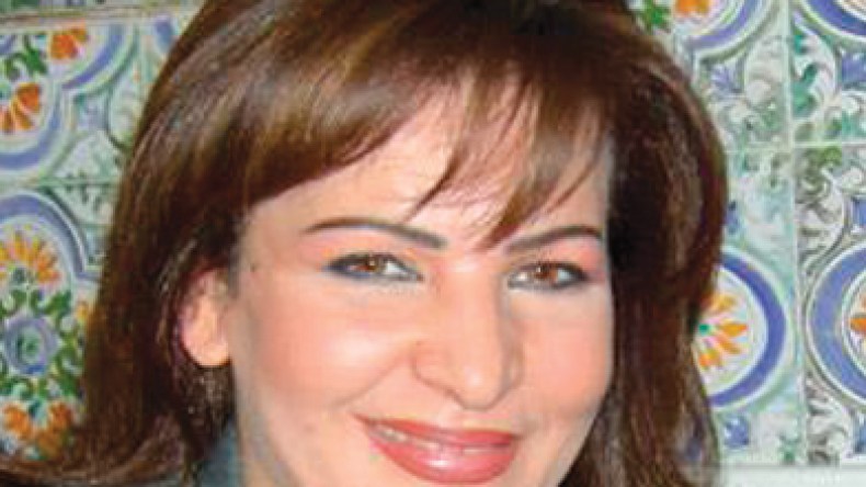 هددت بالانسحاب وقاطعت الصحفيين وعاملت الجميع بغرور زائد