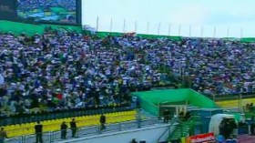 جماهير الزمالك ترفع علم الجزائر في مدرجات الإسكندرية‬