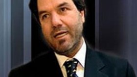 المثقفون الجزائريون واللبنانيون يوسمون أمين الزاوي