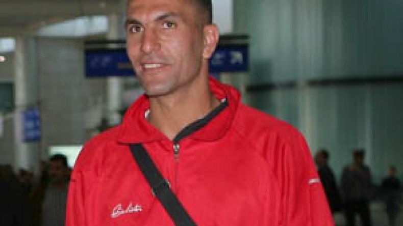 زاوي يبرر عدم تنقله إلى وهران بتآمر لاعبي “الحمري” ضده