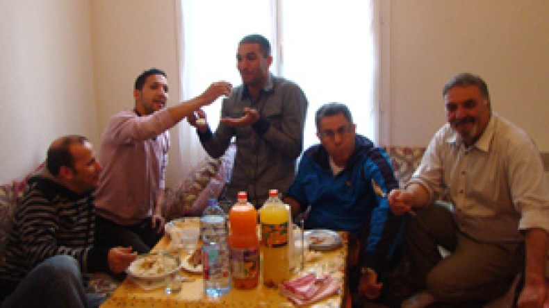 يحن لوالديه، يعشق عين بوسيف.. وحلمه التألق في المونديال