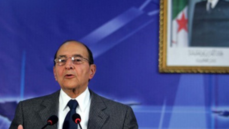 الداخلية تشرع اليوم في تسليم استمارات جمع توقيعات الرئاسيات