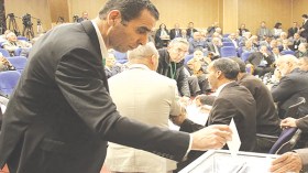 “الخضر” ملك للجميع والمقابلات الرسمية لن تلعب في تشاكر فقط