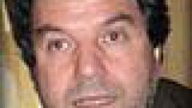 رسالة إلى الروائي ياسمينة خضرا: هنيئا لك التكريم من المنامة إلى باريس