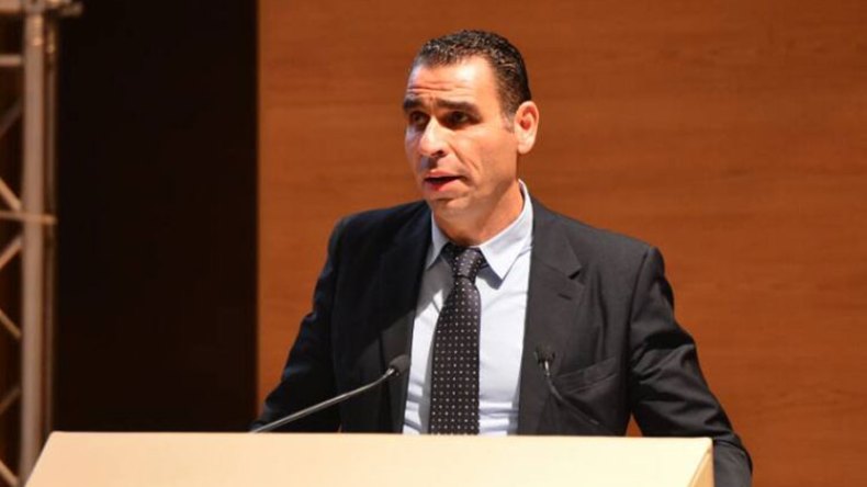 الفيفا “تحذر” زطشي