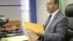 على القضاة الكشف عن القرارات الإدارية غير المشروعة