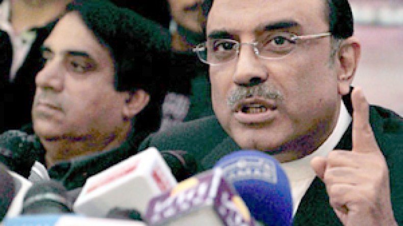 الجبهة الباكستانية تشتعل وأوباما قلق من انهيار نظام زرداري