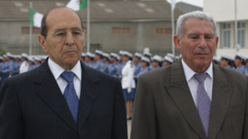 زرهوني‭: ‬‮”‬العقيد‭ ‬تونسي‭ ‬رفيقي‭ ‬في‭ ‬السلاح‭ ‬وسيّر‭ ‬مديرية‭ ‬الأمن‭ ‬بالحنكة‭ ‬والحكمة‮”‬