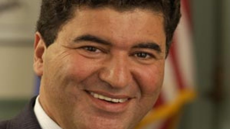 السعودية تمنح جواز السفر العالمي لإلياس زرهوني