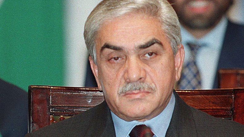 مقرّبون من عائلة زروال ينفون تدهور حالته الصحية