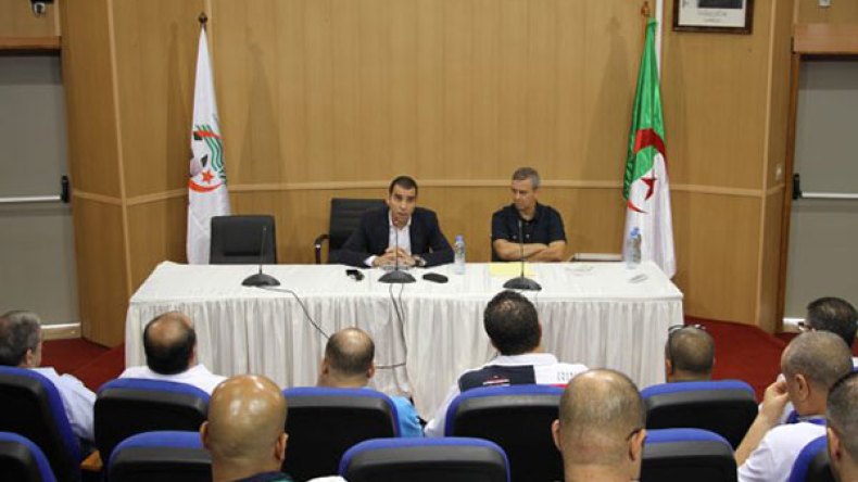 زطشي يرفض اقتراح غليزان بتأجيل انطلاق البطولة