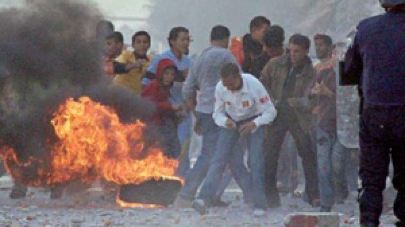 النهضة تتهم زياري بالسعي لحصر أحداث جانفي في السكر والزيت