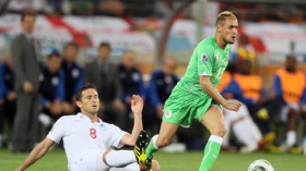 “زياني” يتهكّم على “الدّعاة” الذين يصنعهم النظام الفرنسي