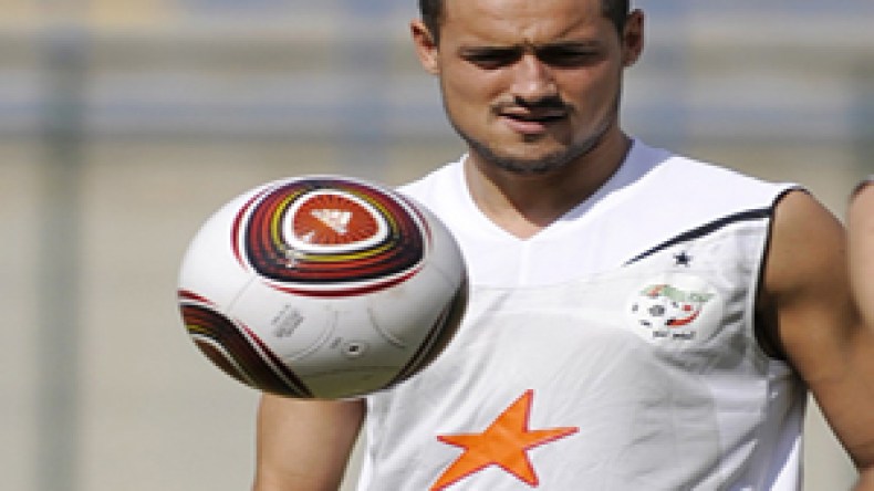 كريم زياني للشروق: سنلعب ضد الرطوبة العالية