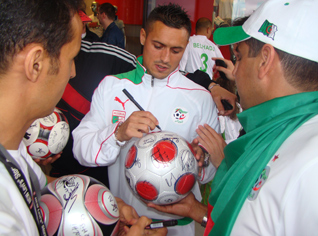 Algerian player Ziani to the Algerian fans : trust usâ€¦ and you wonâ€™t regret it