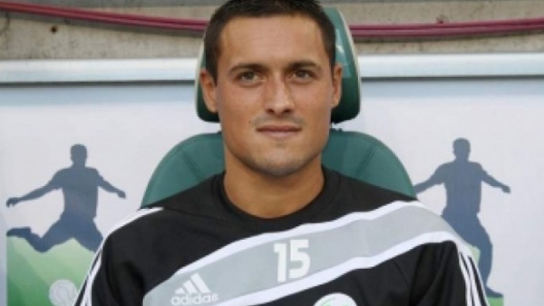 زياني في الإمارات للتوقيع لنادي عجمان