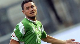 صفحة على فيسبوك لإعادة زياني للخضر