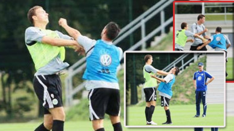 زياني يرد اعتداء دزيكو بقوة دفاعا عن نفسه