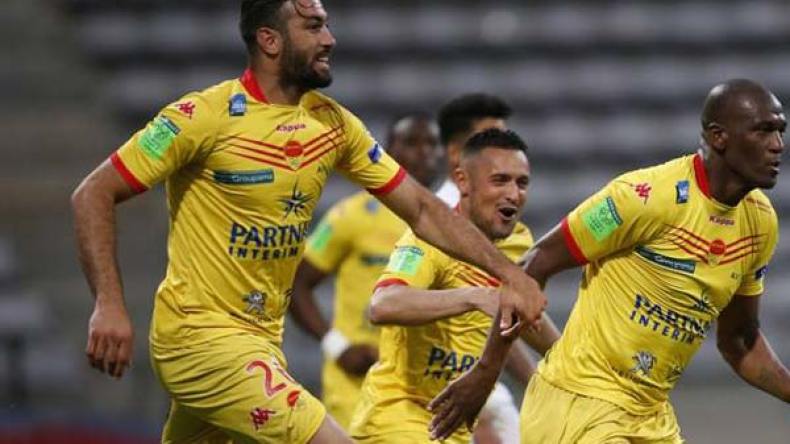 زياني وبلكالام يٌنقذان موسمهما