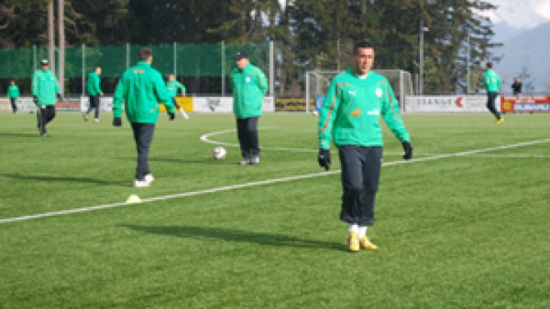 زياني‭ ‬رابط‭ ‬بين‭ ‬القدامى‭ ‬والجدد‭ ‬