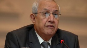 رئيس الدولة يجري مشاورات مع عبد العزيز زياري