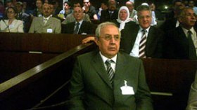 مشروع قانون يجرم التعامل مع إسرائيل على طاولة زياري