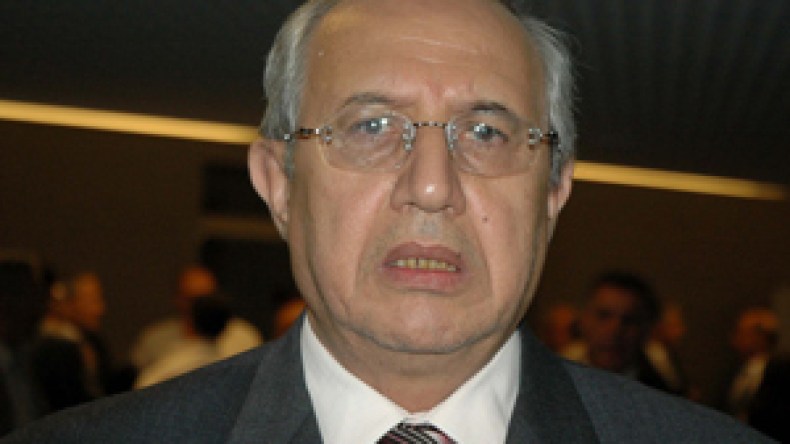 مكتب زياري يرفض ربط العلاقات الثنائية باعتذار فرنسا