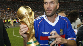 فرنسا لن تنسى زيدان أبدا