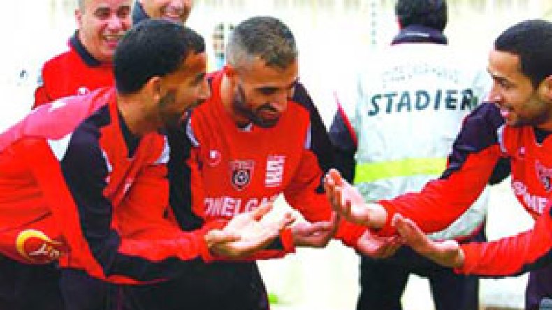 زيدان‭ ‬يتشاجر‭ ‬مع‭ ‬محياوي‭ ‬ويهدد‭ ‬باللجوء‭ ‬إلى‮ ‬الرابطة