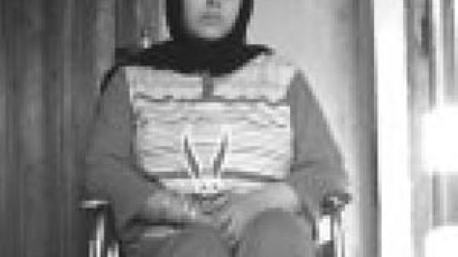 أم لأربعة أطفال أقعدها الزلزال وتعفّن جسمها والسلطات تناستها
