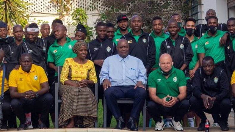 لاعبو زيمبابوي في ضيافة سفير بلادهم بِالجزائر