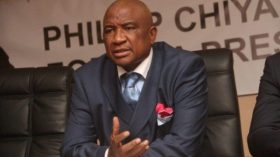 رئيس اتحاد الكرة الزيمبابوي يُخطّط لِرئاسة الفيفا