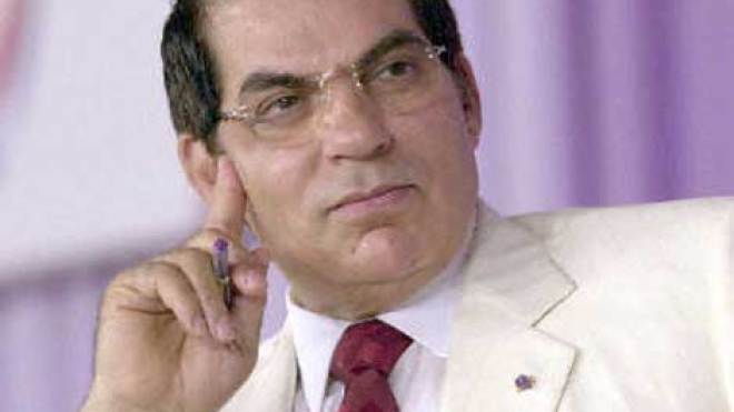 بن علي “شبع” عمرات وسوزان تتوسّل لأجل عمرة لمبارك