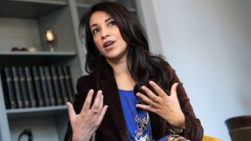 Parlement Français: Une députée franco-algérienne défend le voile