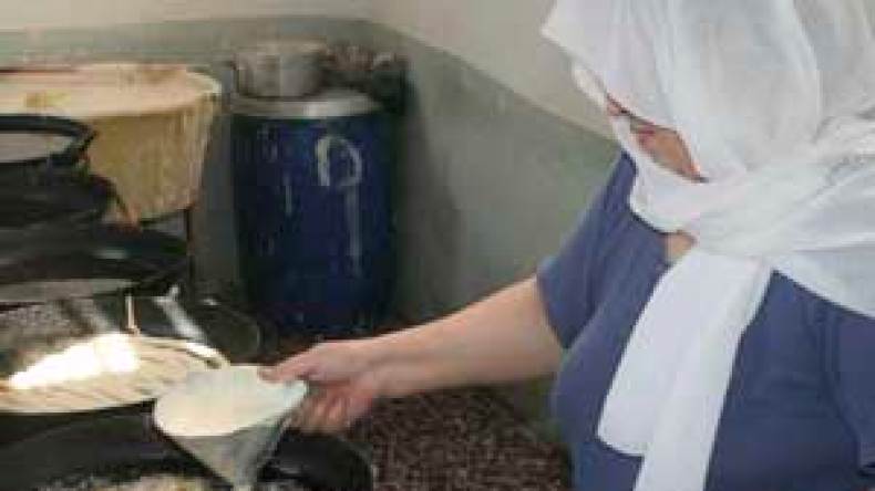 ثلاث عائلات تحتكر وصفة الزلابية وتشترط في زواج بناتها كتمان السر