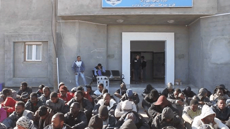 حالة “الحراقة” المرحلين من ليبيا جيدة