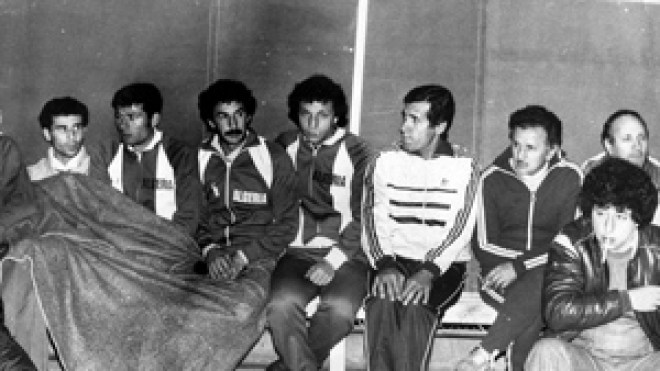 زوبا :  ” نشكر  كل  من  يتذكرنا  ونتأسف  لما  يحدث  للكرة  الجزائرية “