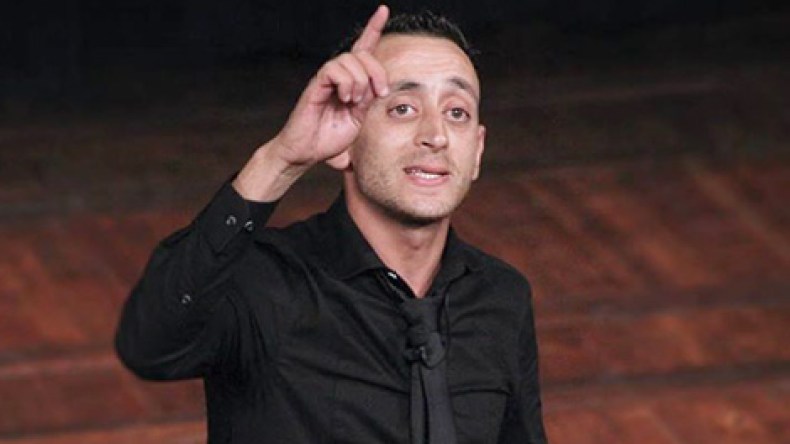 ممثل يهدد بمقاضاة التلفزيون الجزائري بسبب 100 مليون سنتيم