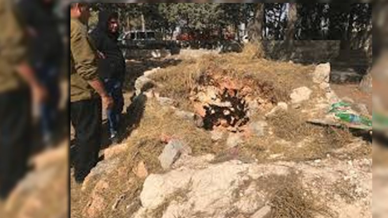 مجهولون ينبشون قبورا بإليزي