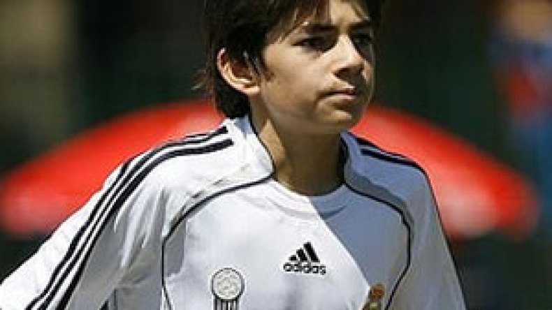 ابن زيدان يدافع عن ألوان منتخب اسبانيا