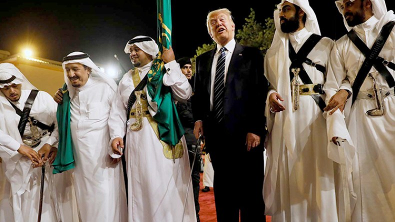 “آل سعود” في مواجهة “مآسي” اليمن.. و”كاتب” يتهم الجزائريين بموالاة أمريكا!