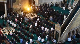 عبارات حادة بين تركيا واليونان بسبب آيا صوفيا