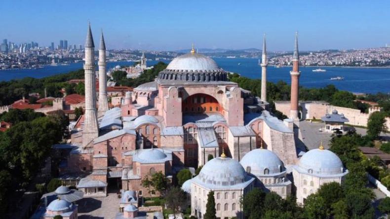 أردوغان: الأذان سيُرفع في آيا صوفيا ولا نقبل التدخل في الشأن الداخلي