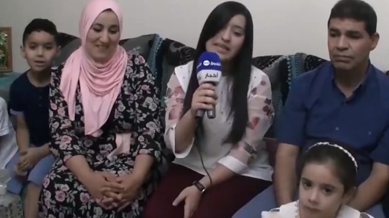 النابغة آية فقيه: المدرسة القرآنية رفعت مستواي العلمي وحلمي أن أصبح طبيبة