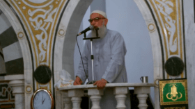 شاهد.. جنازة مهيبة لداعية مصري توفي على المنبر