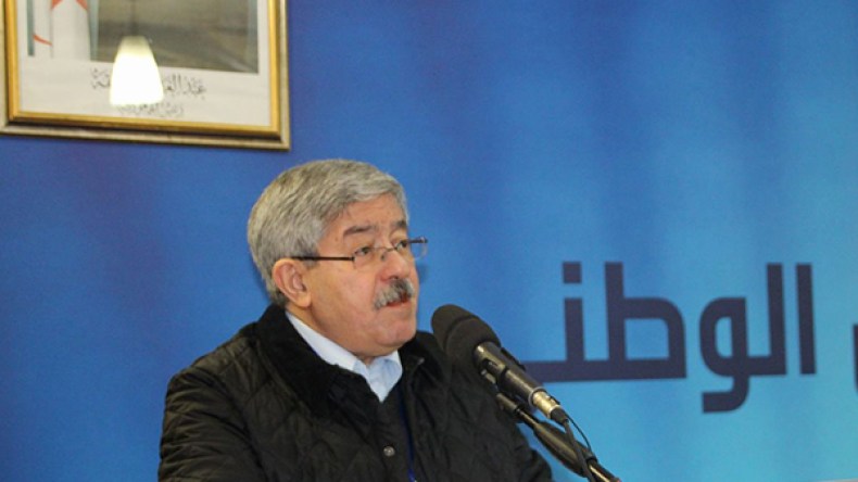 أويحيى يبرر قرار دمج الشركات المفلسة