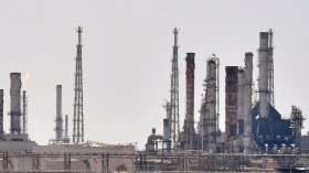 تراجع ضئيل لأسعار النفط