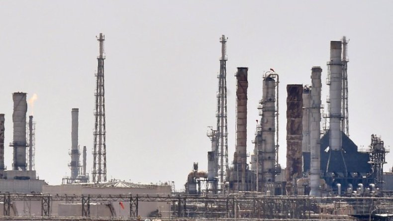 تراجع ضئيل لأسعار النفط