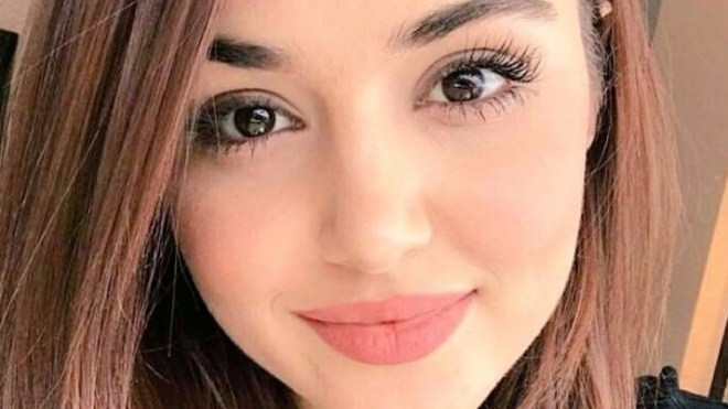 صديق هاندا آرتشيل يقتلع رموشها